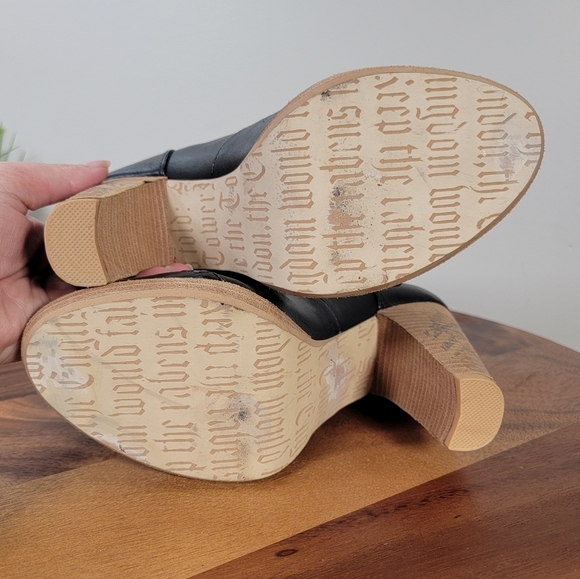 London Underground Black Leather Heeled Loafers With Zipper Accent Size 9 - Picture 12 of 17